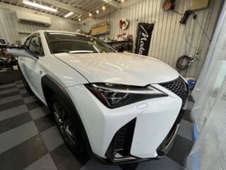 レクサスUX 250hのN様❣️
⁡
最近購入されたお車にウインドフィルム施工とドライブレコーダーを取付させて頂きました☺️
⁡
夫婦でご来店頂き奥様と相談しながら5%フィルムを貼り、ドライブレコーダーは事前に相談して用意しましたコムテックZDR048、ミラー型のドライブを取付しました。
⁡
まだまだ色々とカスタム計画があるN様、一先ずは最低限との事でご依頼頂き有難う御座います。
⁡
また今後ともどうぞ宜しくお願い致します🙇‍♂️

#狛江市カーコーティング #ウインドフィルム施工専門店 #ウインコスプレミアム #セダーブレイブ #東京都カーコーティング #ドライブレコーダー取り付け専門店 #tvキャンセラー取付け #ウインドガラス撥水コーティング #水道道路沿い #狛江市東和泉 #cedarbrave #レクサスUX #250hのN様❣️ #コムテックzdr048 #ミラー型ドライブレコーダー #ミラー型ドライブレコーダー取り付け #レクサスux250h #レクサスux #車検 #車検整備 #板金 #板金塗装 #自動車買取