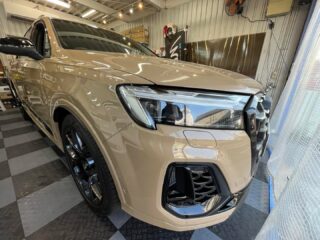 アウディQ7のS様❣️
⁡
ドライブレコーダーとTVキャンセラーを購入したが業者がなかなか見つからなかったとの事でご相談頂き、新車納車後にご来店☺️
⁡
カーメイトのドライブレコーダーにTVキャンセラーは写真撮り忘れましたが無事作業完了で納車させて頂きました😅
⁡
S様、この度はご依頼頂き有難う御座いました🙇

#狛江市カーコーティング #多摩地区車 #ウインドフィルム施工専門店 #ウインコスプレミアム #ハードバリアxover #セダーブレイブ #ミラー型ドライブレコーダー取り付け #東京都カーコーティング #ドライブレコーダー取り付け専門店 #cedarbrave #狛江市カーコーティング #アウディq7 #アウディq7sline #カーメイトドライブレコーダー #持ち込みパーツ #持ち込みパーツ取り付け #狛江市東和泉 #車検 #自動車板金 #自動車板金塗装