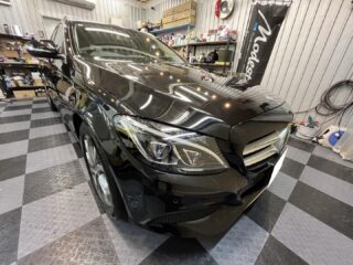 ベンツC200ワゴンのE様❣️
⁡
アウディA4からの代替えで、今回もボディーコーティングとレーダー探知機・ドライブレコーダー載せ替え作業にてお預かりしました☺️
⁡
ボディーコーティングはアウディの時同様でハードバリアX-OVERコーティングを施工✨
⁡
レーダーとドラレコは使い慣れた物が良いとの事でアウディから取り外してのベンツへ取付。
⁡
気持ち新たに再出発ですね。
⁡
E様、いつもご依頼頂き有難う御座います。
また次回も宜しくお願い致します🙇

#狛江市カーコーティング #多摩地区車 #ウインドフィルム施工専門店 #ウインコスプレミアム #ハードバリアxover #セダーブレイブ #ミラー型ドライブレコーダー取り付け #cedarbrave #狛江市東和泉 #多摩地区カーコーティング #川崎市カーコーティング #横浜市カーコーティング #ドライブレコーダー載せ替え #レーダー探知機載せ替え #狛江市東和泉 #板金 #板金塗装🚗 #車検 #車検整備  #ベンツc200 #ベンツc200ステーションワゴン