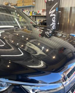 VWティグアンのK様❣️
⁡
いつも買い替える度にお世話になっており、今回も新車納車後にご来店頂きました☺️
⁡
まだまだ花粉の時期は過ぎておらず、除去して下地磨き後のモデスタD2コーティング✨
更にはホイールキャップを外してからのホイールコーティング、ウインドガラス前面の撥水コーティングをご依頼頂き、仕上がりバッチリ👌
⁡
K様、いつもご依頼頂き有難う御座います。
人生最後の車と言わずに今後とも宜しくお願い致します🙇

#狛江市カーコーティング #多摩地区車 #ウインドフィルム施工専門店 #多摩地区カーコーティング #横浜市カーコーティング #川崎市カーコーティング #ハードバリアxover #セダーブレイブ #ドライブレコーダー取り付け専門店 #ワーゲンティグアン #ホイールコーティング #ウインドガラス撥水コーティング #ウインドガラス撥水 #cedarbrave #狛江市東和泉 #車検 #板金 #板金塗装🚗