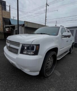 シボレーアバランチのU様❣️
⁡
最近購入されたお車でバックカメラとナビを購入したから取付して欲しいとの事でご依頼頂きました☺️
⁡
取付しましたのはパイオニアのフローティングディスプレイオーディオ。
CarPlay対応なので色々と楽しめそうですね。
⁡
バックカメラもパイオニア製で統一し、全長5m越えのお車には必需品ですね。
⁡
U様、この度はご依頼いただき有難う御座いました🙇‍♂️

#狛江市カーコーティング #輸入車tvキャンセラー取付 #フロントウインドガラスペイントプロテクションフィルム #多摩地区車 #ウインドフィルム施工専門店 #ウインドガラス撥水 #多摩地区カーコーティング #横浜市カーコーティング #川崎市カーコーティング #シボレーアバランチ #パイオニアナビ #ディスプレイオーディオ #バックカメラ取付 #セダーブレイブ #cedarbrave #車検 #板金 #板金塗装 #狛江市東和泉