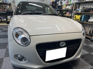 ダイハツ　コペンのI様❣️
⁡
ご近所の常連さんで先日新車が納車されてコーティング宜しくとの事でご入庫☺️
⁡
モデスタD2コーティング、ウインドガラス全面撥水コートを施工し、艶やかで撥水良い新車に仕上がりました👍
⁡
I様、いつもご依頼頂き有難う御座います。
またお気軽にお声掛けください🙇‍♀️
⁡
#狛江市カーコーティング #輸入車tvキャンセラー取付 #フロントウインドガラスペイントプロテクションフィルム #多摩地区車 #ウインドフィルム施工専門店 #ウインドガラス撥水 #多摩地区カーコーティング #横浜市カーコーティング #川崎市カーコーティング #セダーブレイブ #cedarbrave #ダイハツコペン #ダイハツコペンセロ #modesta #車検 #板金 #板金塗装🚗 #狛江市東和泉