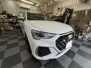 アウディRSQ3のS様❣️
⁡
最近購入されたお車にウインドフィルム施工をとご依頼頂きました☺️
⁡
元々プライバシーガラスで若干スモークになっている所にウィンコスGY-15IRを施工👍
⁡
程良い黒さに仕上がりご満悦✨
⁡
更にはレーダー探知機を取付けして納車致しました。
⁡
S様、この度はご依頼頂き有難う御座いました🙇

#cedarbrave #セダーブレイブ #狛江市カーコーティング #東京都カーコーティング #川崎市カーコーティング #横浜市カーコーティング #ユピテルレーダー探知機 #ユピテルレーダー探知機取付 #カーフィルム #カーフィルムカーコーティング専門店 #アウディrsq3 #車検 #ドライブレコーダー取付 #ドライブレコーダー取り付け専門店 #板金 #板金塗装🚗 #狛江市東和泉
