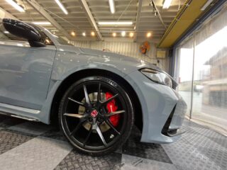 ホンダ　シビックType-RのT様❣️
⁡
お電話にてお問い合わせ頂き、コーティングのご依頼を頂きました☺️
⁡
ご近所様かつSNSで当店が以前同じ車を施工していたからと今回施工を決めて頂き有難う御座います🙇‍♂️
⁡
青空駐車でシミになりにくいコーティングをと今回はモデスタBC-09(親水タイプ)を施工👍
⁡
艶やかな仕上がりでT様にもご満足頂けました✨
⁡
T様、この度はご依頼頂き有難う御座いました。
またメンテナンス等のご依頼をお待ちしております🙇‍♂️

#狛江市カーコーティング #多摩地区車 #ウインドフィルム施工専門店 #多摩地区カーコーティング #横浜市カーコーティング #川崎市カーコーティング #セダーブレイブ #ハードバリアxover #ドライブレコーダー取り付け専門店 #cedarbrave #シビックtyper #modesta #狛江市東和泉 #車検 #板金 #板金塗装🚗