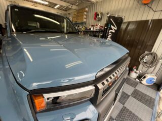 ランドクルーザー250のN様❣️
⁡
前回新車時にコーティング等でお世話になり、今回はプチカスタムにてご依頼頂きました☺️
⁡
持ち込まれたパーツはボンネットのバグガードとフロントフェンダー上部のワークライト👍
⁡
ランドクルーザー250はパーツも豊富で楽しみ方色々ですね。
⁡
N様、今回もご依頼頂き有難う御座いました。
またプチカスタムの際はお気軽にお声掛け下さい🙇

#cedarbrave #セダーブレイブ #狛江市カーコーティング #川崎市カーコーティング #横浜市カーコーティング #東京都カーコーティング #ランドクルーザー250 #ワークライト #バグガード #カーフィルム施工 #カーフィルム施工店 #ドライブレコーダー取付 #ドライブレコーダー取り付け専門店 #車検 #板金 #板金塗装🚗 #狛江市東和泉
